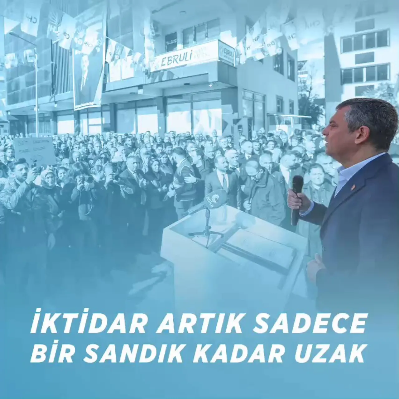 Özgür Özel'den İktidarın Gerçek Tanımı: Şaşalı Kürsüler Değil, Milletin İçindeki Sadelik
