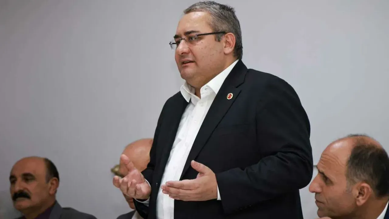 Keçiören Belediye Başkanı Mesut Özarslan'ın Parti Değişikliği İddialarına Sosyal Medyadan Cevap