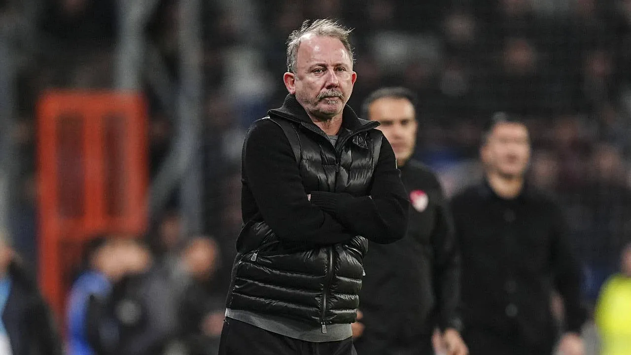 Beşiktaş'ta Stoper Bilmecesi: Süper Lig'in 23. Haftasında Kim Görev Yapacak?