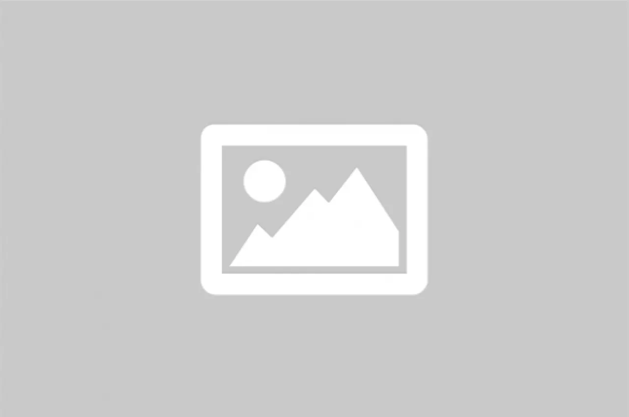 Derya Uluğ ve Asil Gök 10 Yıllık Aşkı Taçlandırıyor