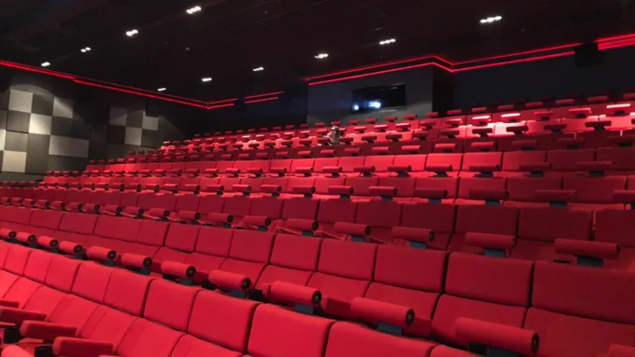 2026'da Sinema Seyirci Sayısı Rekor Düşüşte: Bilet Fiyatları Tarihi Zirvede