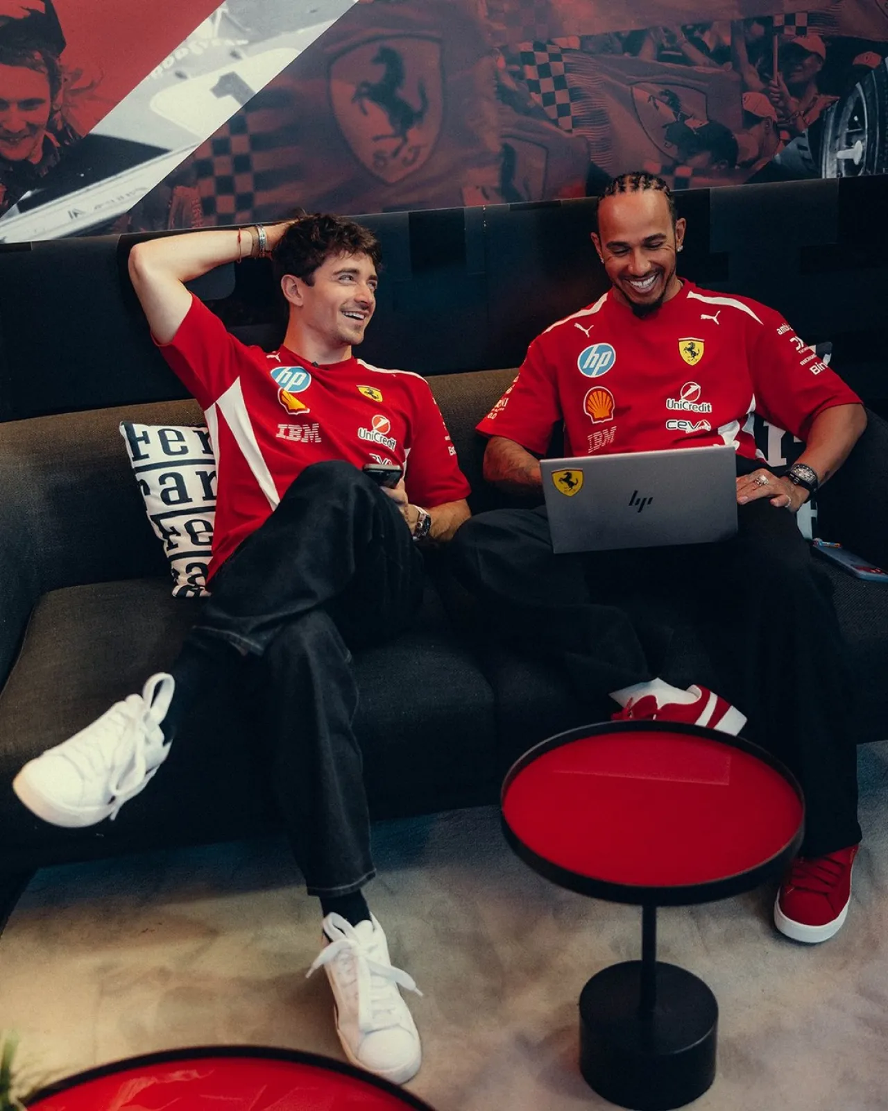 F1'de Sürpriz: Antrenman Seansını Ferrari'ler Lider Kapattı!